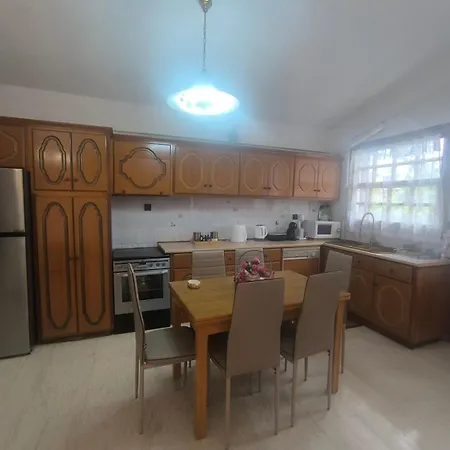 Gozas Relax House בית נופש Skhoínos